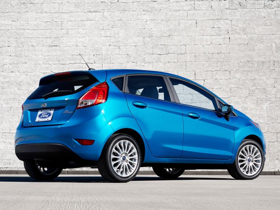  Ford Fiesta Titanium Hatchback 2013 года  (NA) (фото 18 из 28)